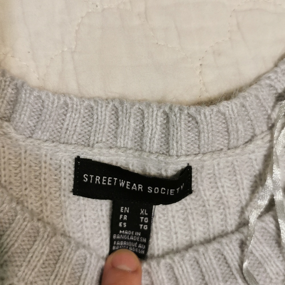 Crop sweater - Picture 2 of 2